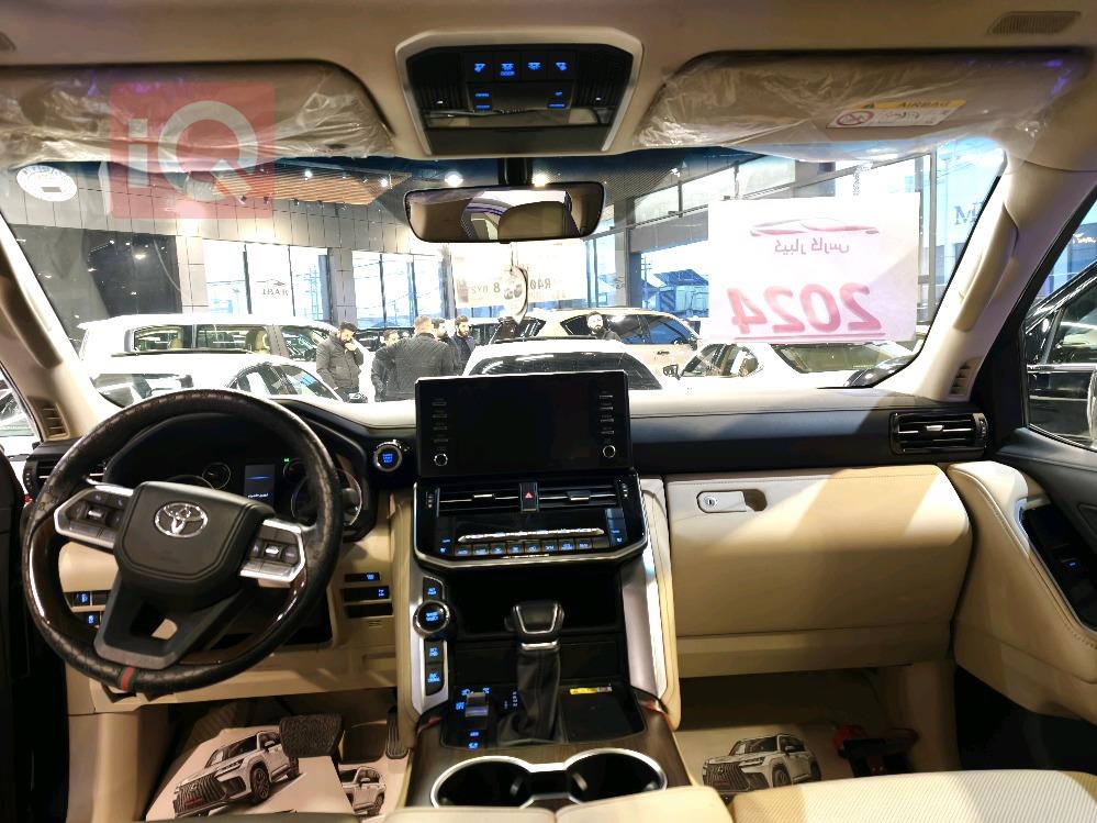 تۆیۆتا لاند کروزەر